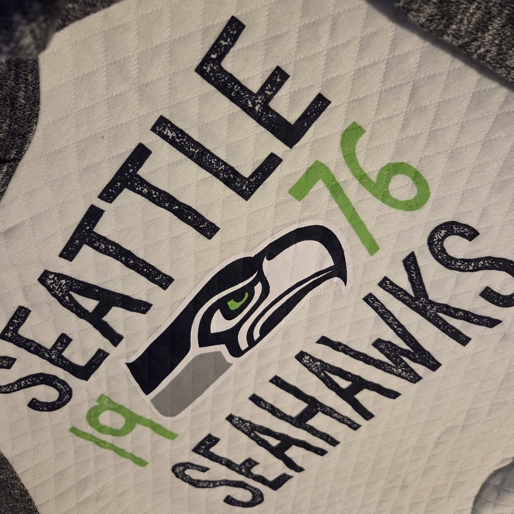 New Seattle SEAHAWKS Football 12 fan Quilted Hoodie Hooded Sweatshirt Juniors L - Picture 7 of 8